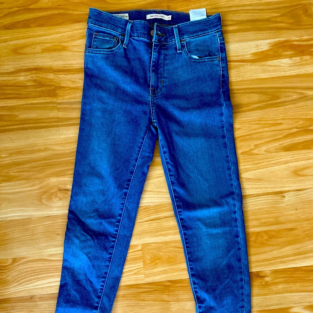 Levi Strauss Women’s 720 super skinny jeans-26x30